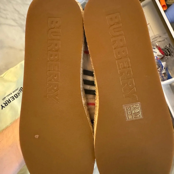 Authentic Burberry espadrilles 42 NWOB - Picture 4 of 9